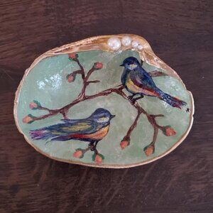 HAND PAINTED SHELL BIRD LOVERS GOLD LEAF TRIM- PRETTY